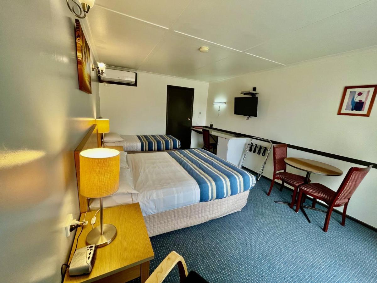 אראראט Statesman Motor Inn מראה חיצוני תמונה