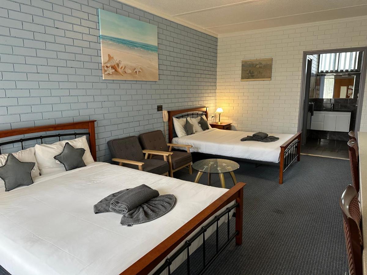 אראראט Statesman Motor Inn מראה חיצוני תמונה