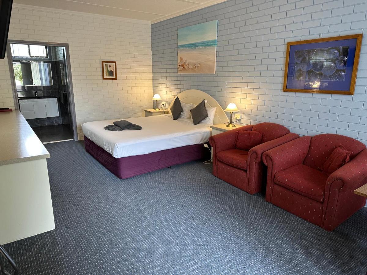 אראראט Statesman Motor Inn מראה חיצוני תמונה