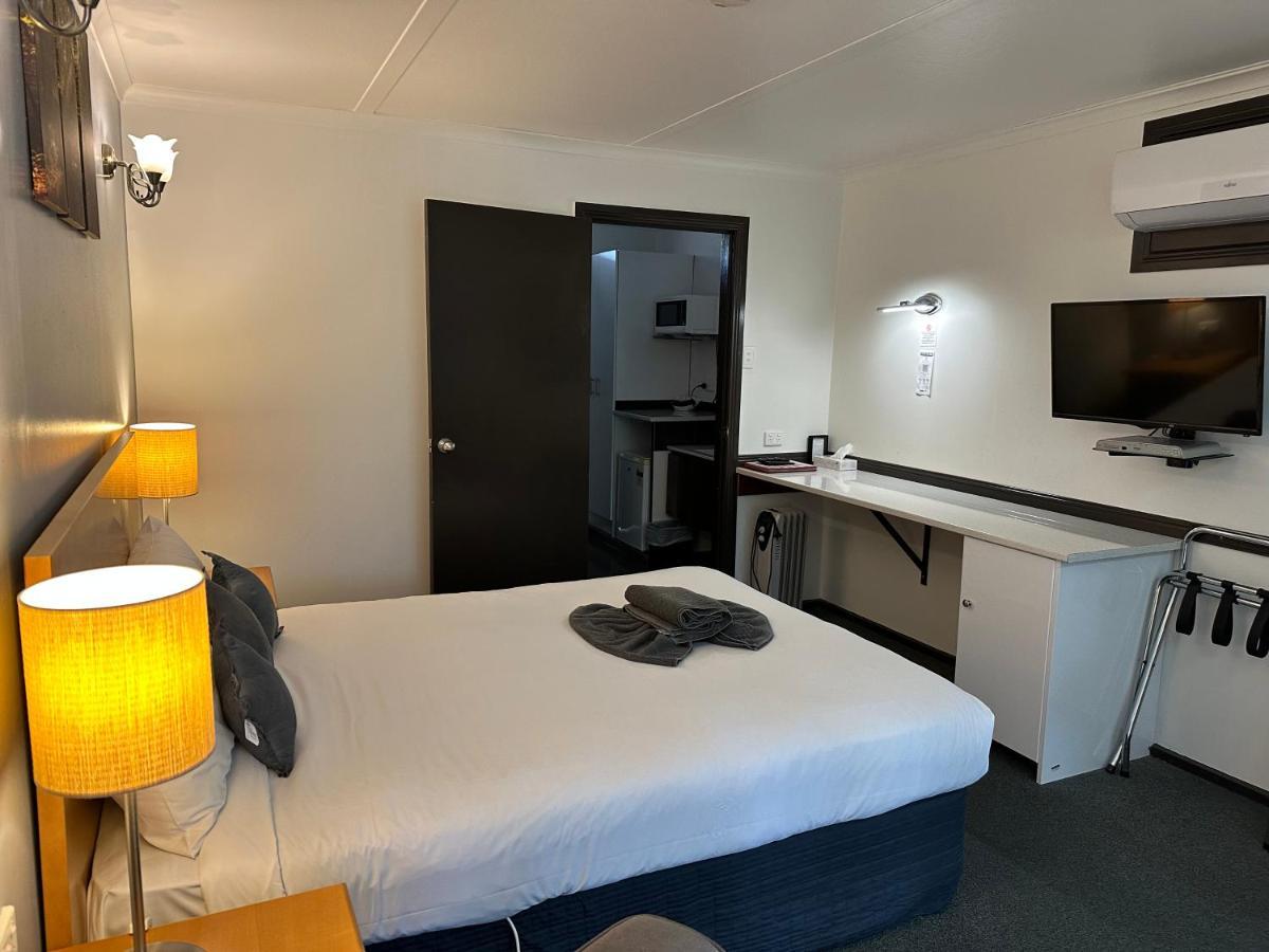 אראראט Statesman Motor Inn מראה חיצוני תמונה