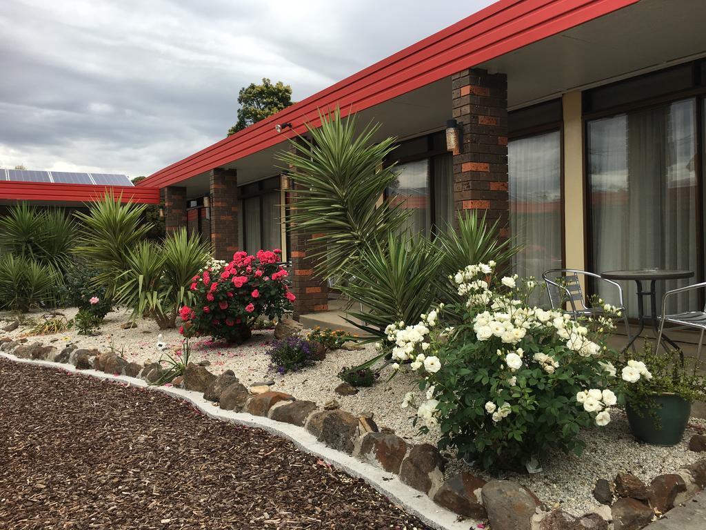 אראראט Statesman Motor Inn מראה חיצוני תמונה