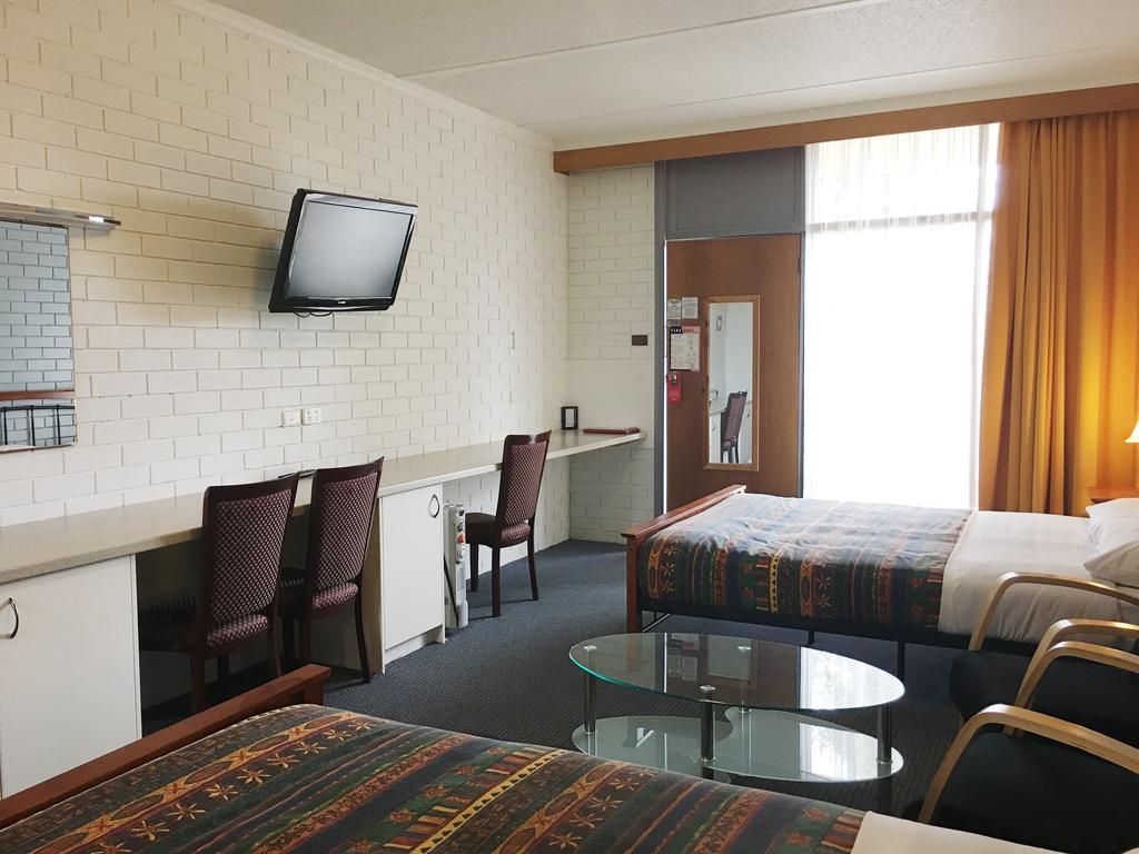 אראראט Statesman Motor Inn מראה חיצוני תמונה