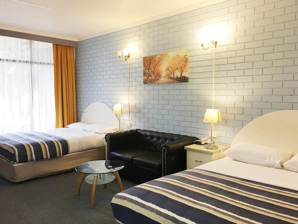 אראראט Statesman Motor Inn מראה חיצוני תמונה