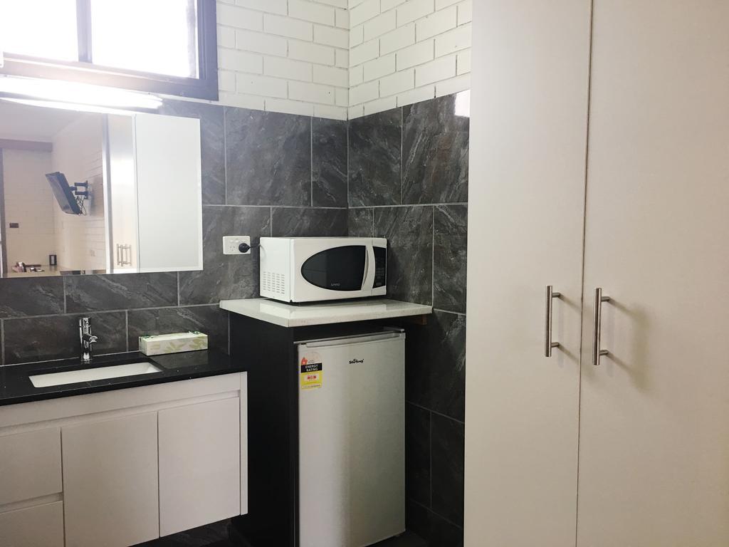 אראראט Statesman Motor Inn מראה חיצוני תמונה