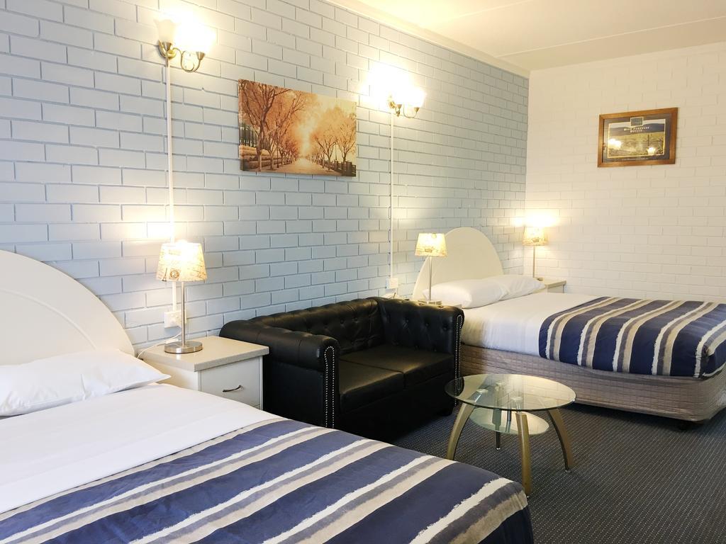 אראראט Statesman Motor Inn מראה חיצוני תמונה