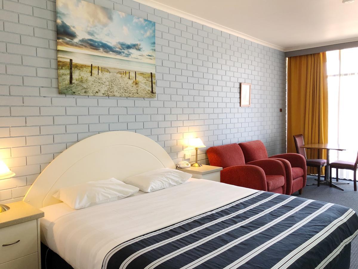 אראראט Statesman Motor Inn מראה חיצוני תמונה