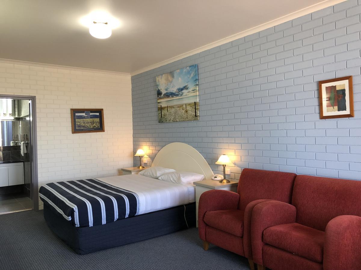 אראראט Statesman Motor Inn מראה חיצוני תמונה