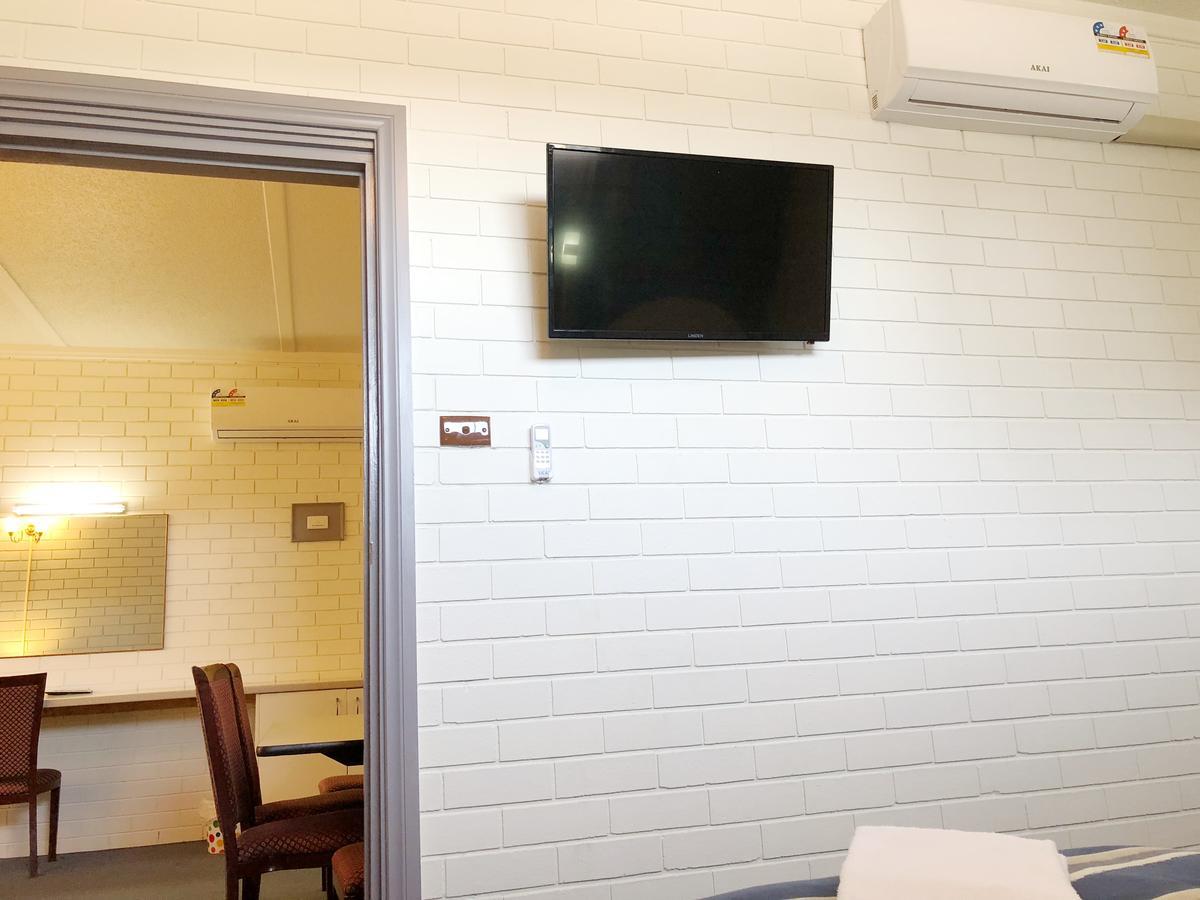 אראראט Statesman Motor Inn מראה חיצוני תמונה