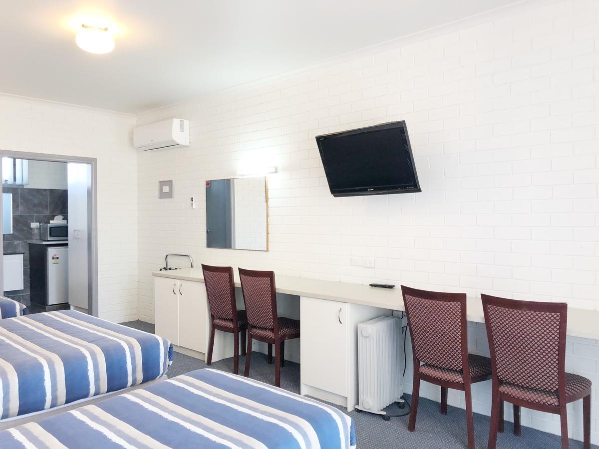 אראראט Statesman Motor Inn מראה חיצוני תמונה