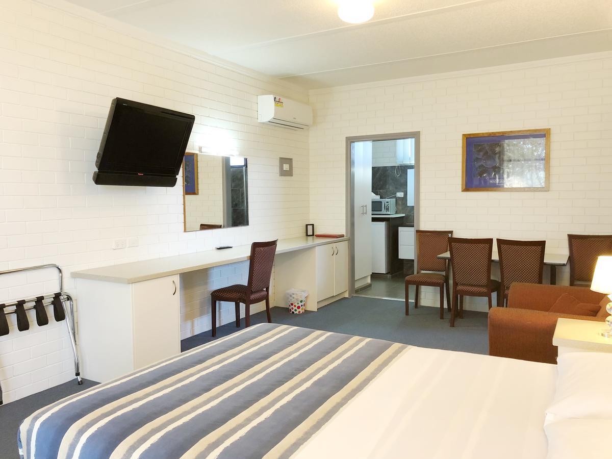 אראראט Statesman Motor Inn מראה חיצוני תמונה