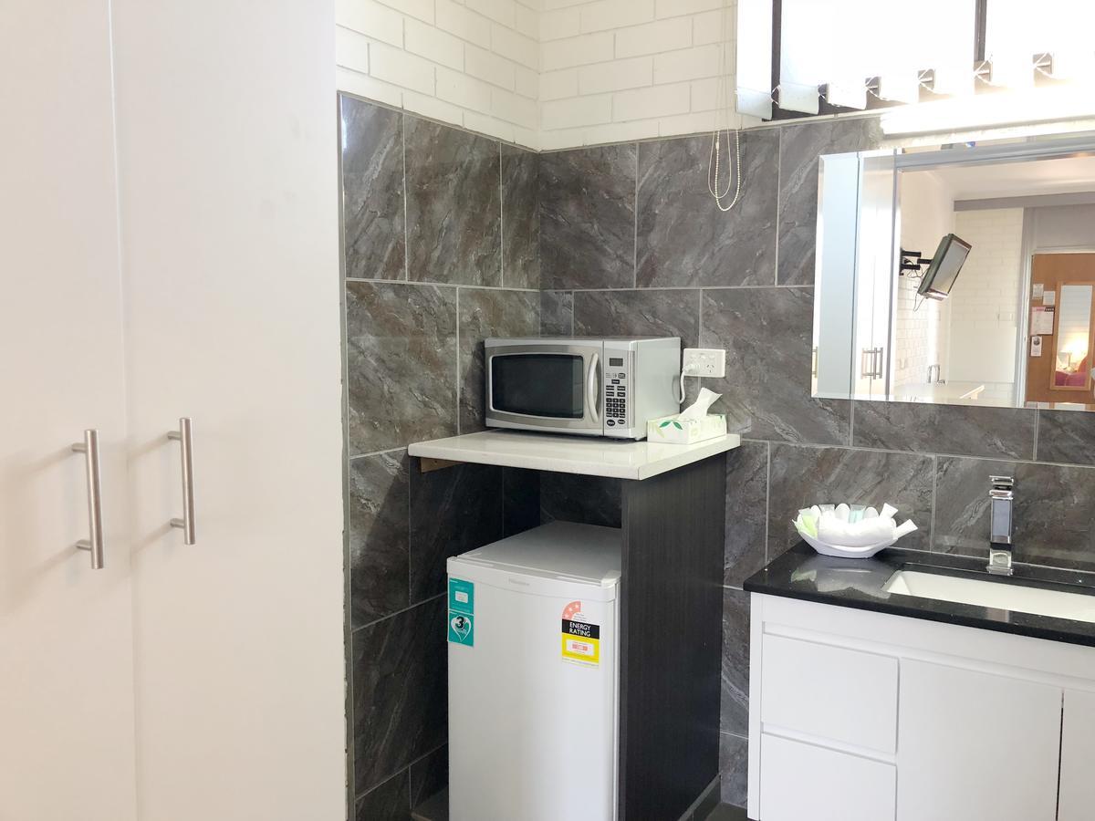 אראראט Statesman Motor Inn מראה חיצוני תמונה