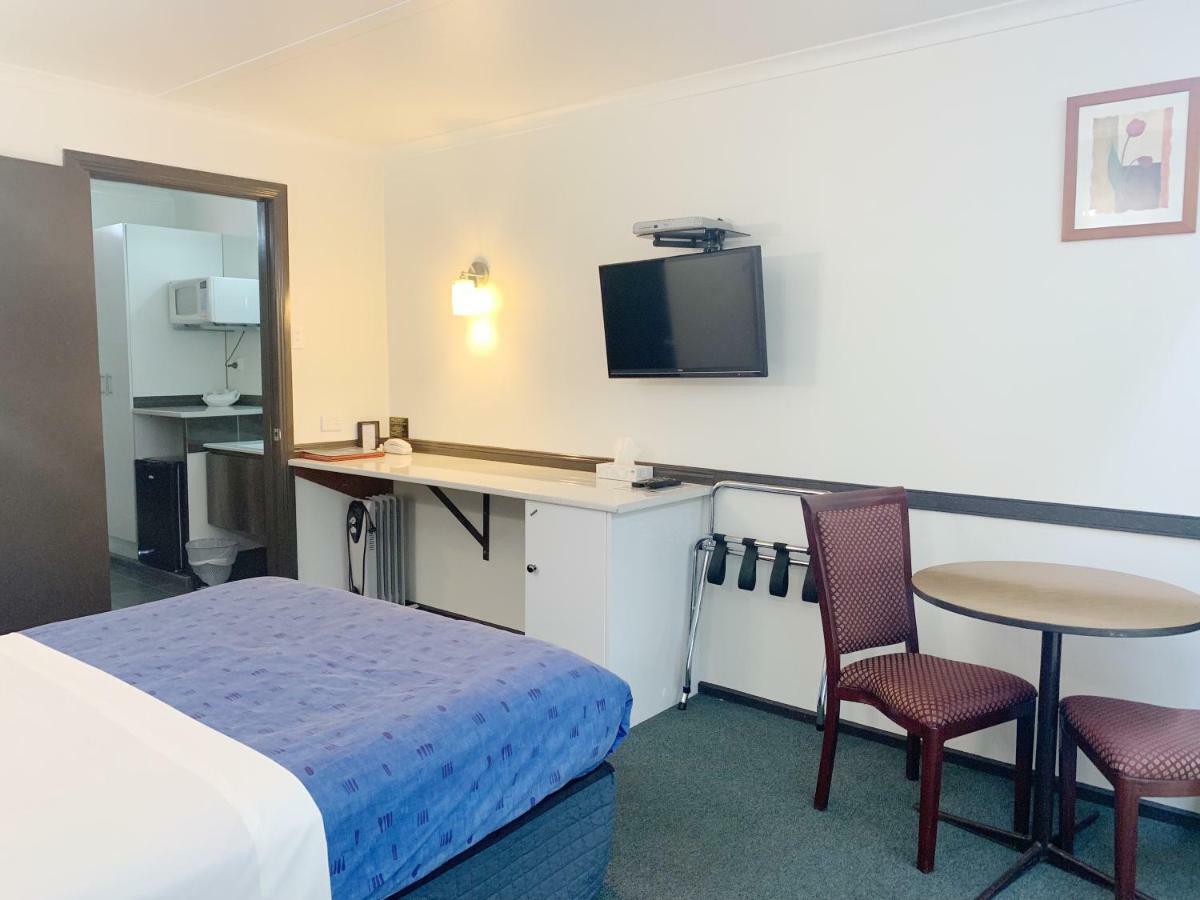 אראראט Statesman Motor Inn מראה חיצוני תמונה