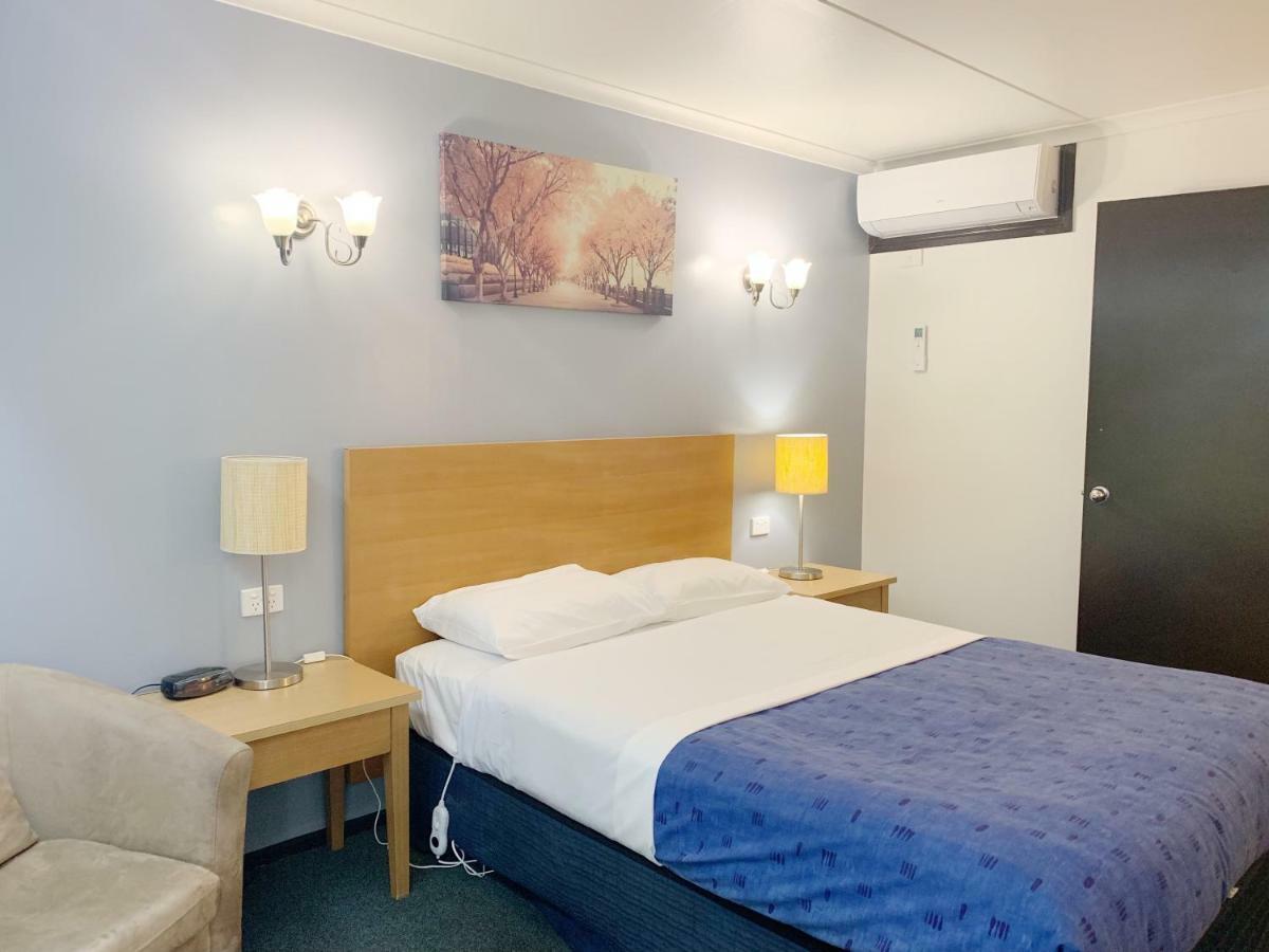 אראראט Statesman Motor Inn מראה חיצוני תמונה