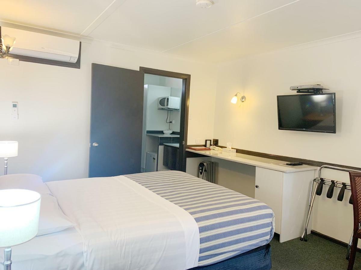 אראראט Statesman Motor Inn מראה חיצוני תמונה