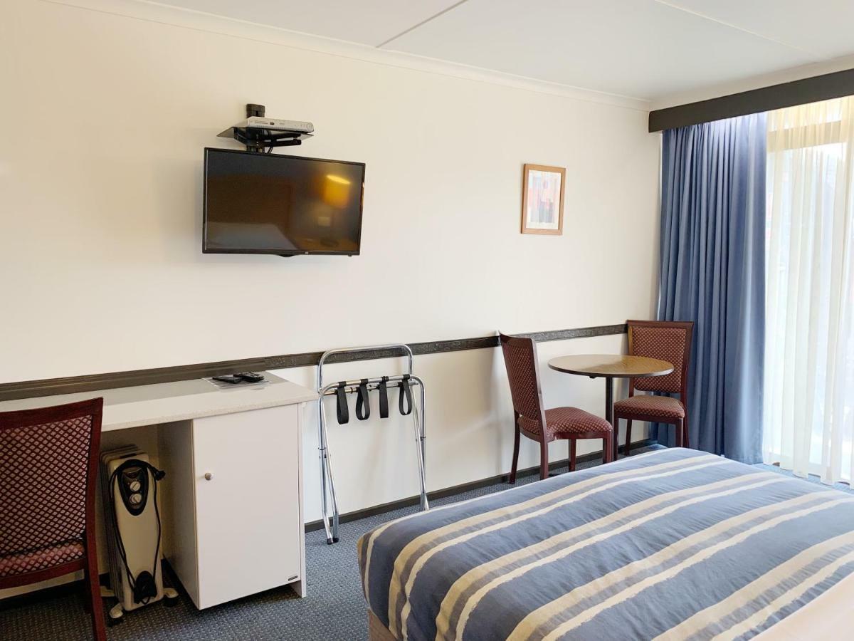אראראט Statesman Motor Inn מראה חיצוני תמונה